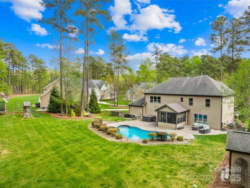 113 Sandy Cove Court, Mooresville, NC 28117.  MLS# CAR4228954, YatesRealty ID 5598. 