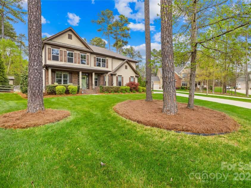 113 Sandy Cove Court, Mooresville, NC 28117.  MLS# CAR4228954, YatesRealty ID 5598. 