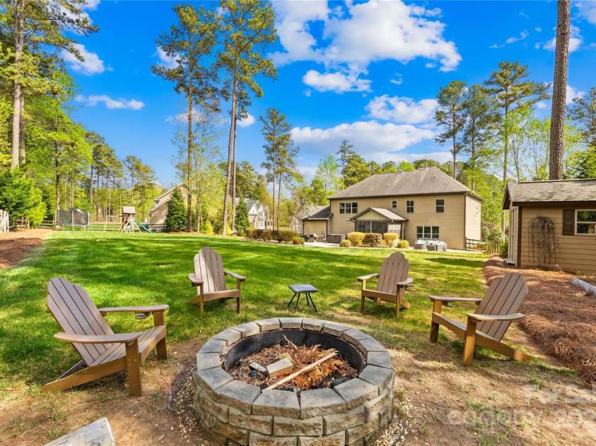 113 Sandy Cove Court, Mooresville, NC 28117.  MLS# CAR4228954, YatesRealty ID 5598. 