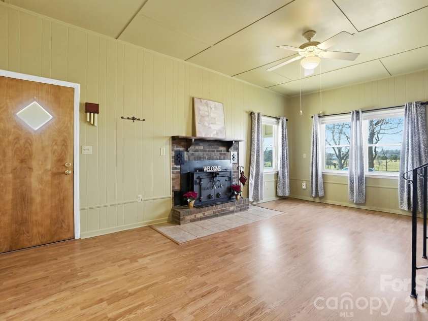 117 Wright Road, Kings Mountain, NC 28086.  MLS# CAR4325051, YatesRealty ID 5598. 