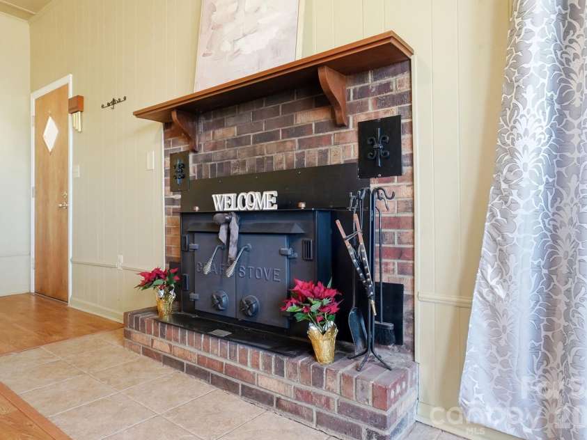 117 Wright Road, Kings Mountain, NC 28086.  MLS# CAR4325051, YatesRealty ID 5598. 
