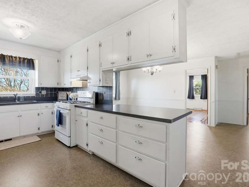 117 Wright Road, Kings Mountain, NC 28086.  MLS# CAR4325051, YatesRealty ID 5598. 