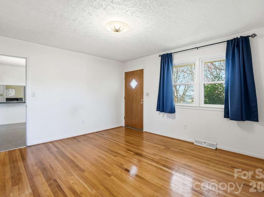 117 Wright Road, Kings Mountain, NC 28086.  MLS# CAR4325051, YatesRealty ID 5598. 