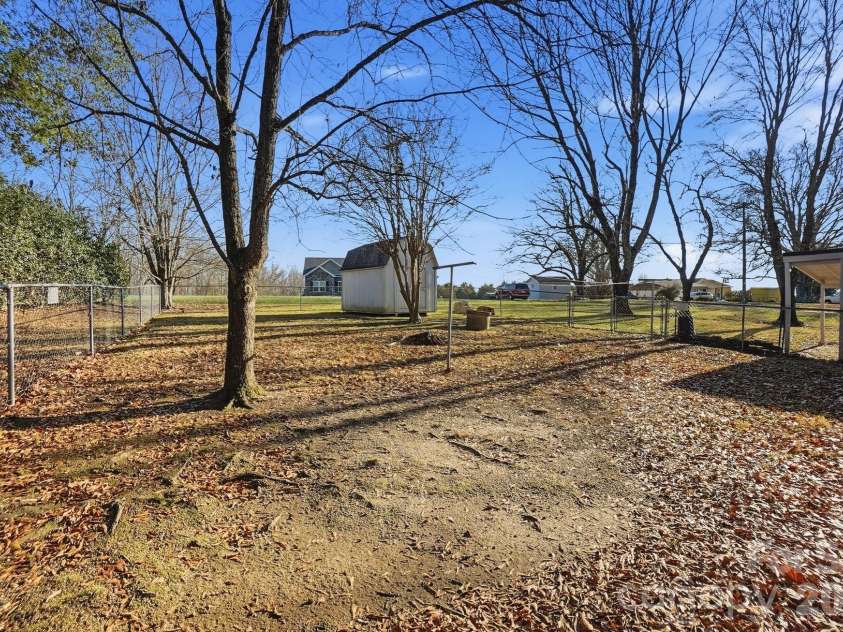 117 Wright Road, Kings Mountain, NC 28086.  MLS# CAR4325051, YatesRealty ID 5598. 