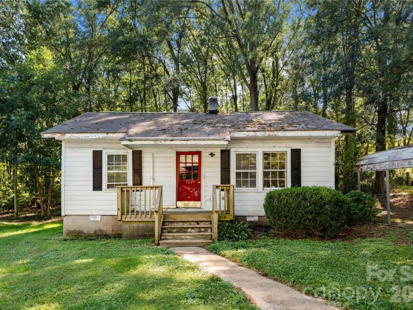 509 Church Street, Dallas, NC 28034.  MLS# CAR4432806, YatesRealty ID 55980. 