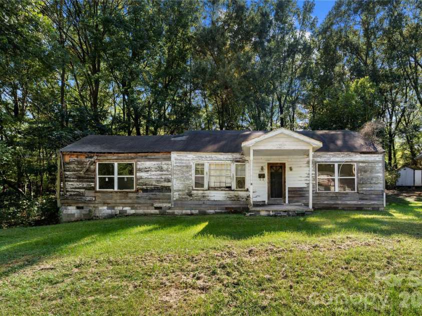509 Church Street, Dallas, NC 28034.  MLS# CAR4432806, YatesRealty ID 55980. 