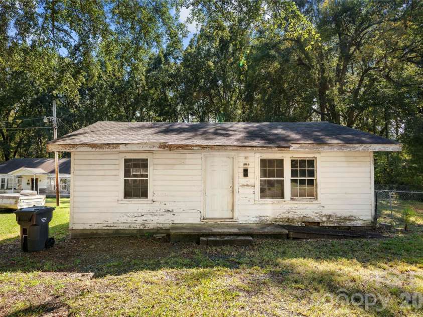 509 Church Street, Dallas, NC 28034.  MLS# CAR4432806, YatesRealty ID 55980. 