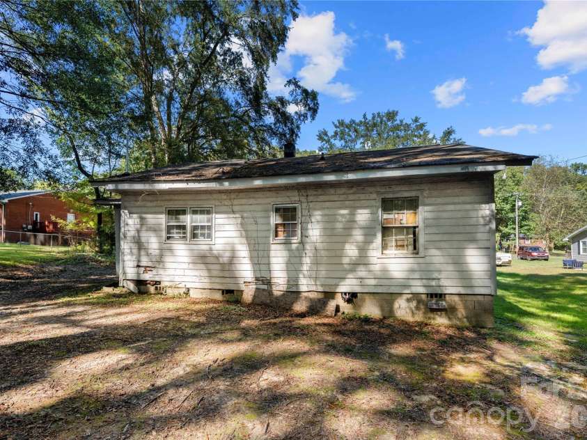 509 Church Street, Dallas, NC 28034.  MLS# CAR4432806, YatesRealty ID 55980. 