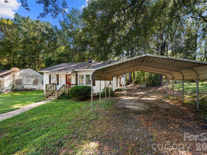 509 Church Street, Dallas, NC 28034.  MLS# CAR4432806, YatesRealty ID 55980. 