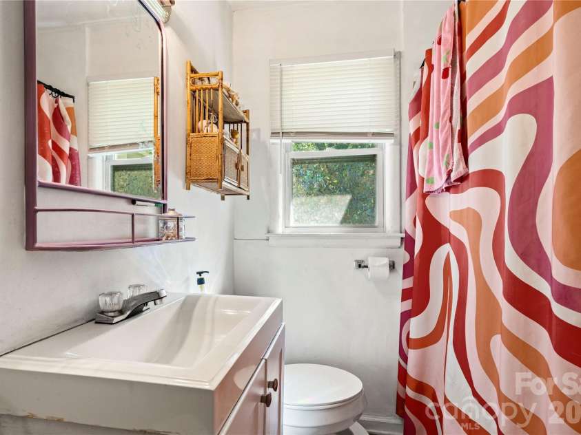 509 Church Street, Dallas, NC 28034.  MLS# CAR4432806, YatesRealty ID 55980. 