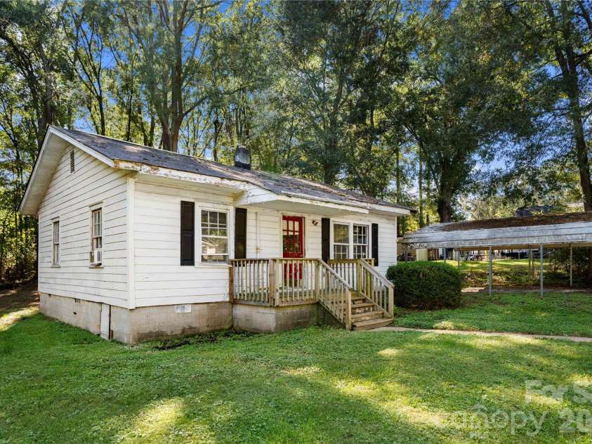 509 Church Street, Dallas, NC 28034.  MLS# CAR4432806, YatesRealty ID 55980. 