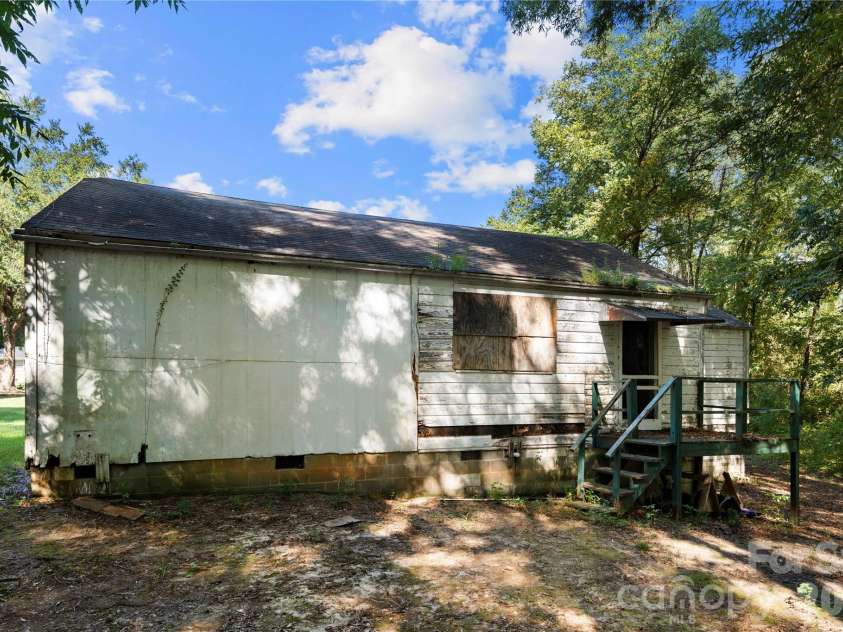 509 Church Street, Dallas, NC 28034.  MLS# CAR4432806, YatesRealty ID 55980. 