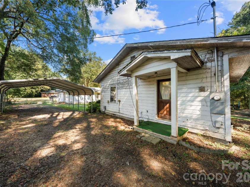 509 Church Street, Dallas, NC 28034.  MLS# CAR4432806, YatesRealty ID 55980. 