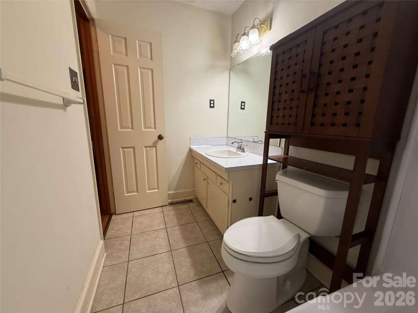 4714 Quail Ridge Drive, Mint Hill, NC 28227.  MLS# CAR4431601, YatesRealty ID 55981. Full Bath