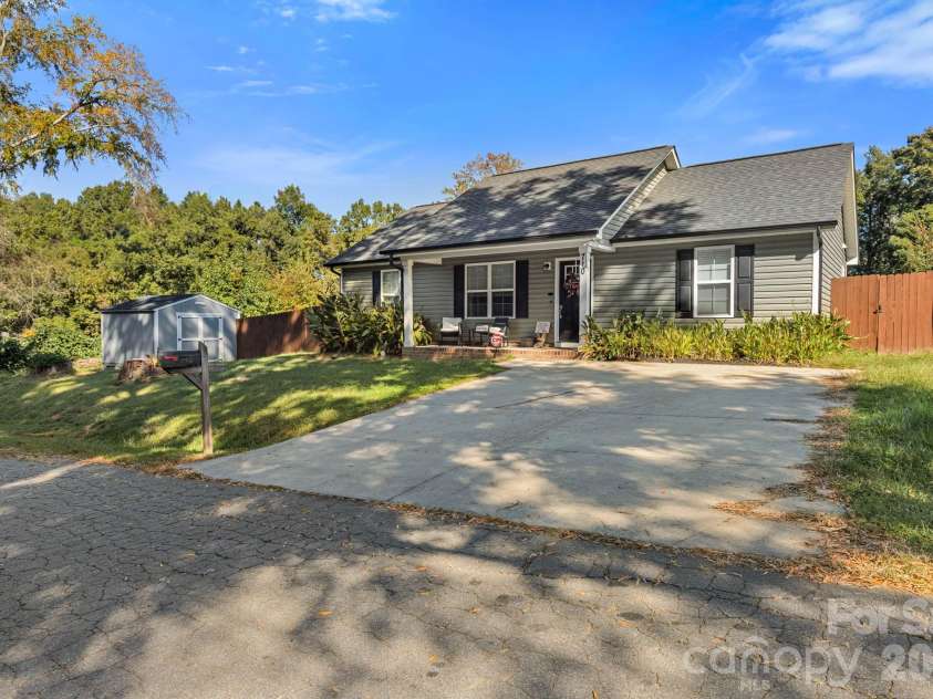 710 Ben Avenue, Kannapolis, NC 28081.  MLS# CAR4429776, YatesRealty ID 55983. 
