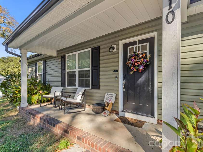 710 Ben Avenue, Kannapolis, NC 28081.  MLS# CAR4429776, YatesRealty ID 55983. 