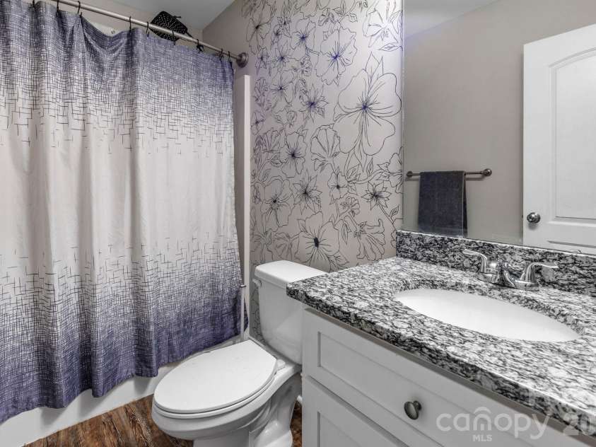 710 Ben Avenue, Kannapolis, NC 28081.  MLS# CAR4429776, YatesRealty ID 55983. Hallway bathroom