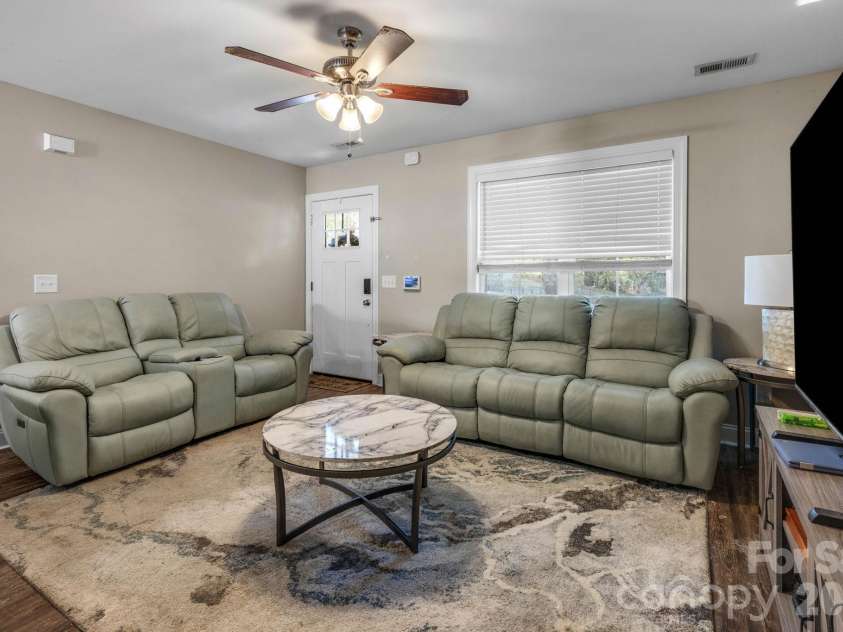 710 Ben Avenue, Kannapolis, NC 28081.  MLS# CAR4429776, YatesRealty ID 55983. Living room