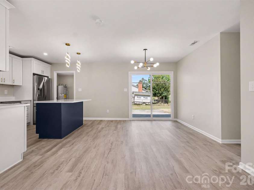 3801 Hillock Court, Charlotte, NC 28215.  MLS# CAR4432395, YatesRealty ID 55984. 