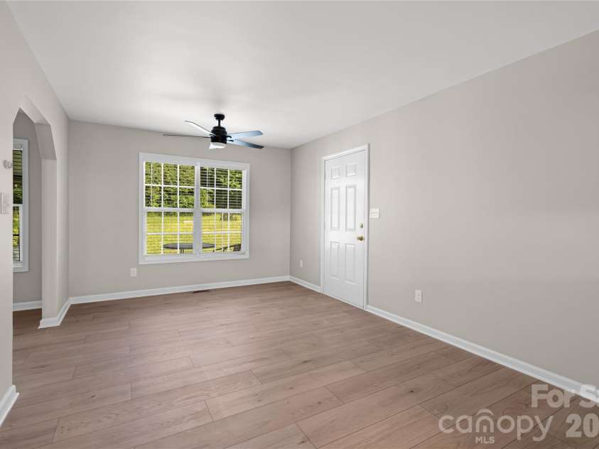 2065 Gary Lane, Hickory, NC 28602.  MLS# CAR4433074, YatesRealty ID 55987. Kitchen garage door