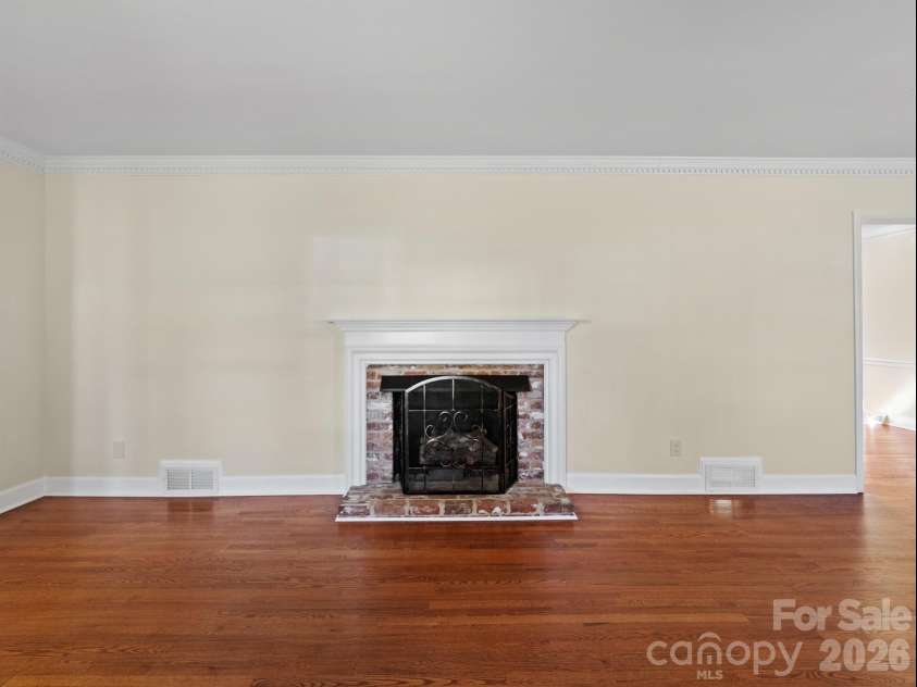 2111 Sagamore Road, Charlotte, NC 28209.  MLS# CAR4433189, YatesRealty ID 55988. 