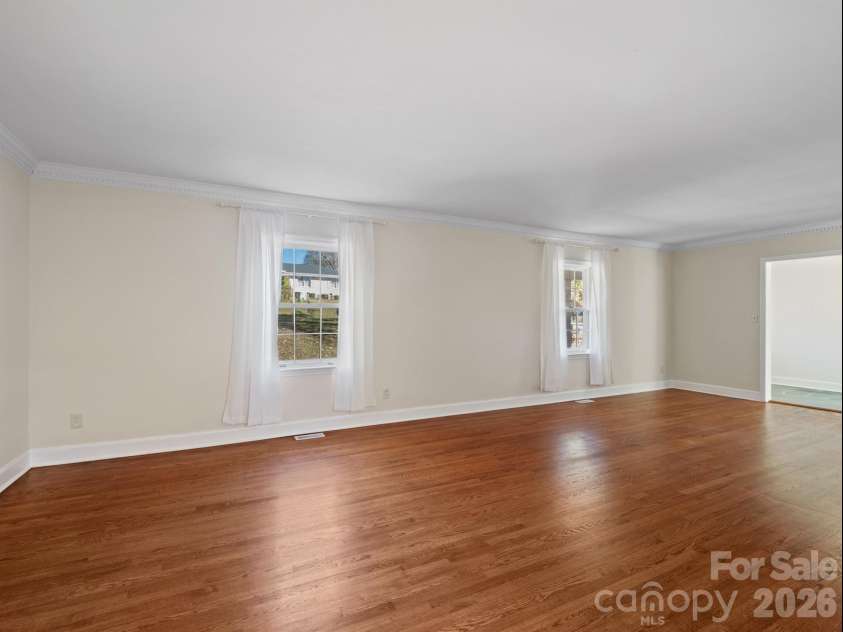 2111 Sagamore Road, Charlotte, NC 28209.  MLS# CAR4433189, YatesRealty ID 55988. 