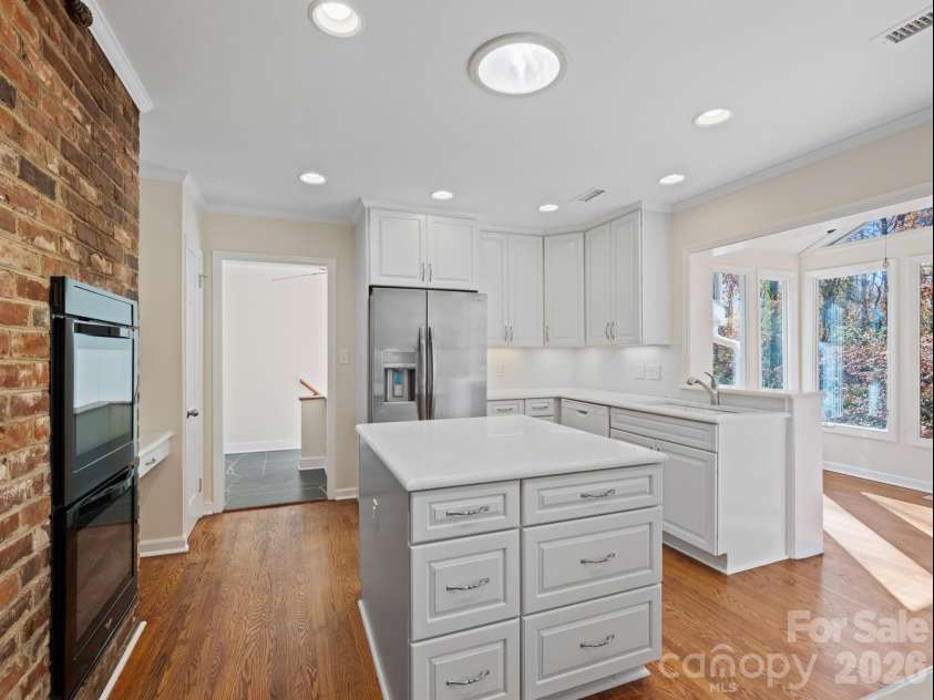 2111 Sagamore Road, Charlotte, NC 28209.  MLS# CAR4433189, YatesRealty ID 55988. 