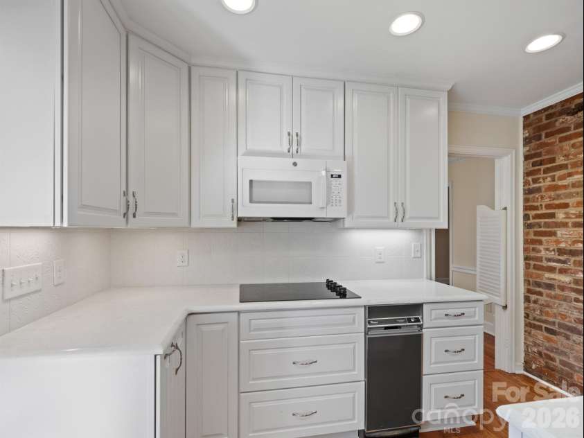 2111 Sagamore Road, Charlotte, NC 28209.  MLS# CAR4433189, YatesRealty ID 55988. 