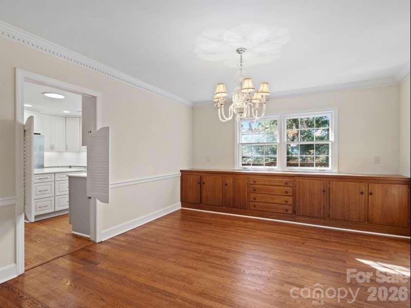 2111 Sagamore Road, Charlotte, NC 28209.  MLS# CAR4433189, YatesRealty ID 55988. 