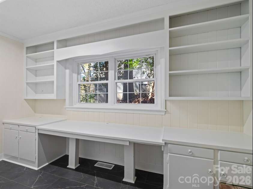 2111 Sagamore Road, Charlotte, NC 28209.  MLS# CAR4433189, YatesRealty ID 55988. 