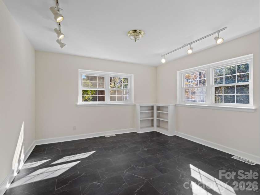 2111 Sagamore Road, Charlotte, NC 28209.  MLS# CAR4433189, YatesRealty ID 55988. 