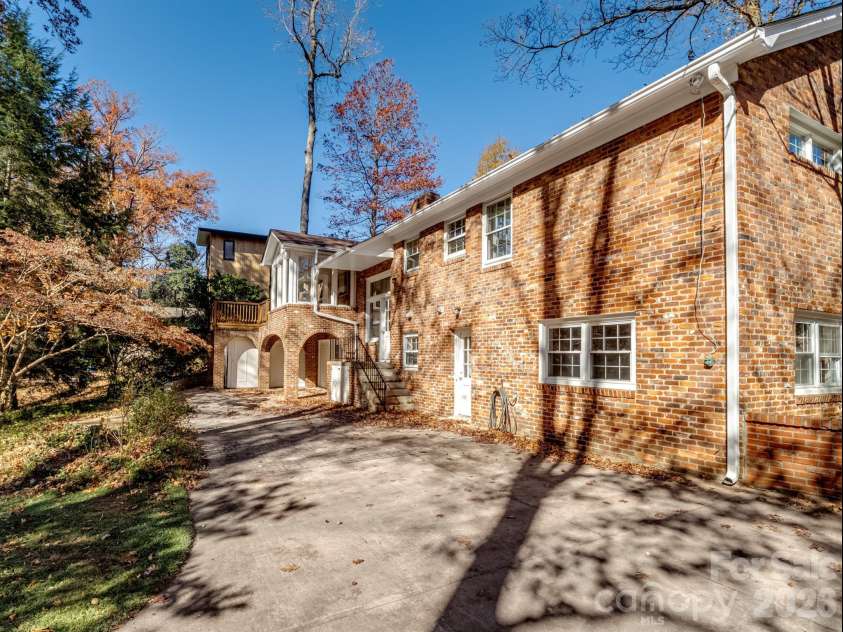 2111 Sagamore Road, Charlotte, NC 28209.  MLS# CAR4433189, YatesRealty ID 55988. 