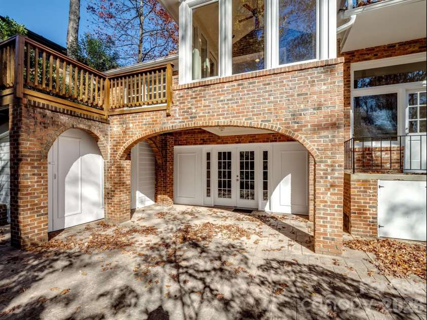 2111 Sagamore Road, Charlotte, NC 28209.  MLS# CAR4433189, YatesRealty ID 55988. 