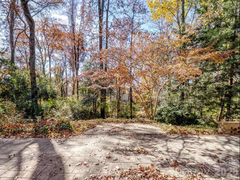 2111 Sagamore Road, Charlotte, NC 28209.  MLS# CAR4433189, YatesRealty ID 55988. 