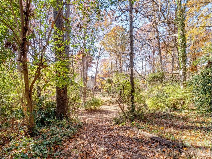 2111 Sagamore Road, Charlotte, NC 28209.  MLS# CAR4433189, YatesRealty ID 55988. 