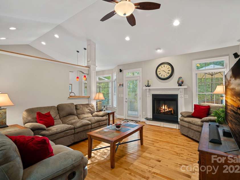 115 Hawk Run Lane, Troutman, NC 28166.  MLS# CAR4190327, YatesRealty ID 5599. 