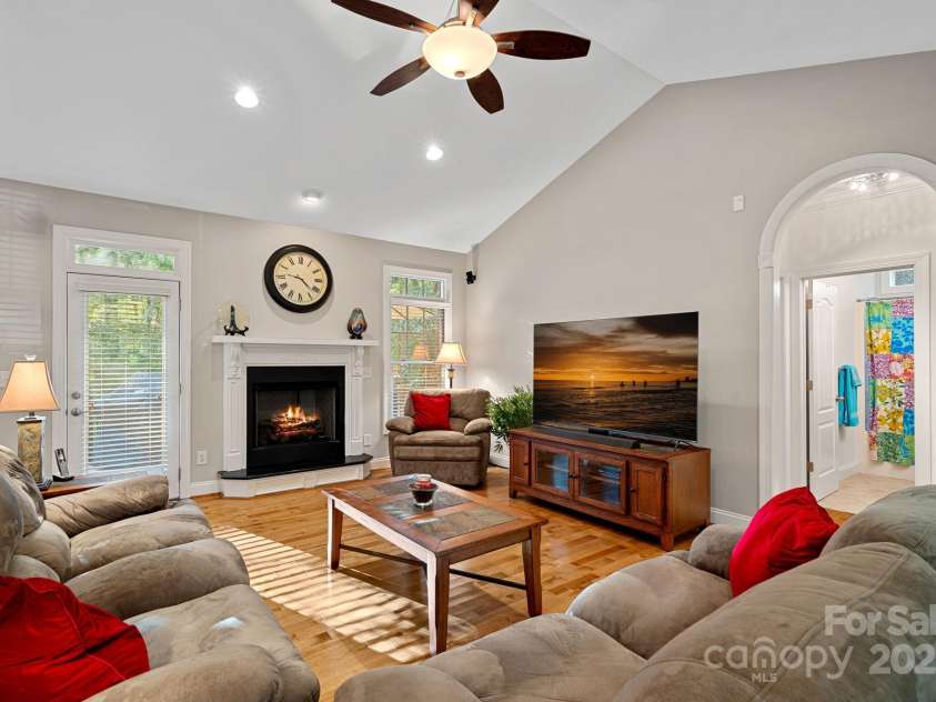 115 Hawk Run Lane, Troutman, NC 28166.  MLS# CAR4190327, YatesRealty ID 5599. 