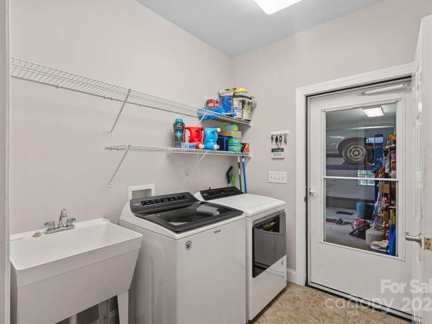 115 Hawk Run Lane, Troutman, NC 28166.  MLS# CAR4190327, YatesRealty ID 5599. 