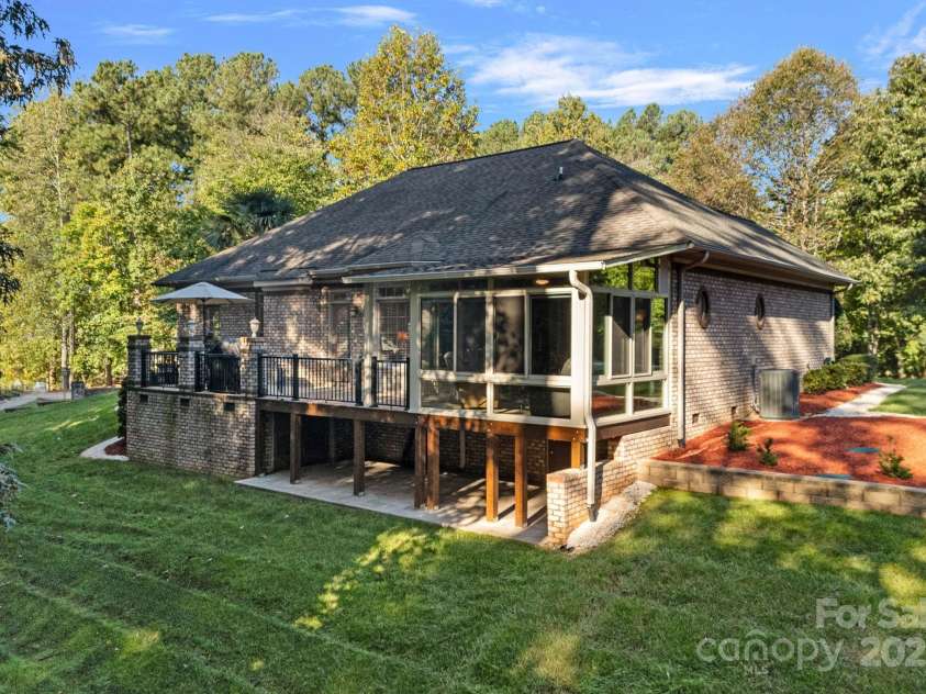 115 Hawk Run Lane, Troutman, NC 28166.  MLS# CAR4190327, YatesRealty ID 5599. 