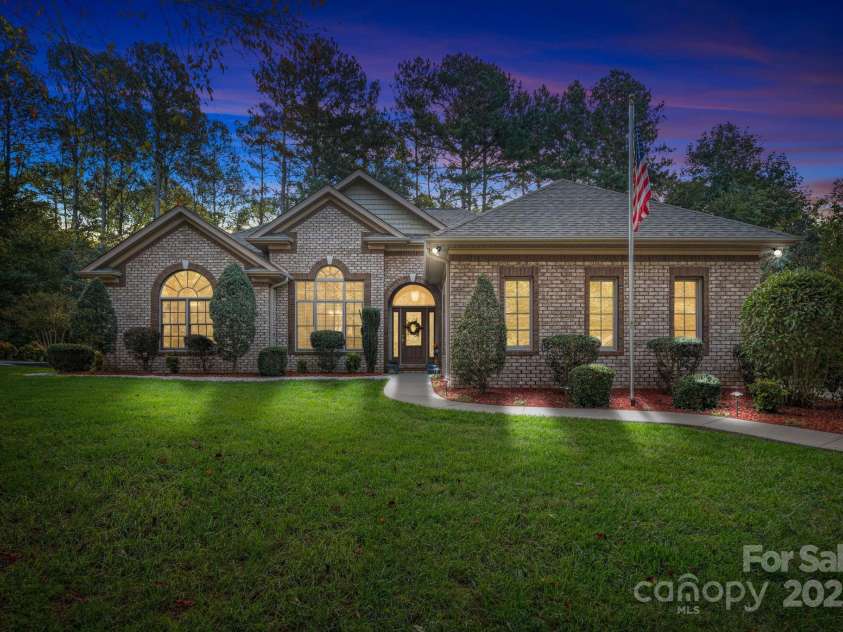 115 Hawk Run Lane, Troutman, NC 28166.  MLS# CAR4190327, YatesRealty ID 5599. 