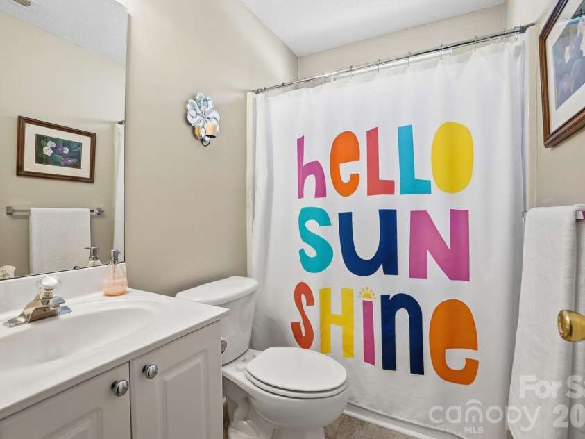 555 Annalinde Lane, Rock Hill, SC 29732.  MLS# CAR4359348, YatesRealty ID 5599. Bathroom 2