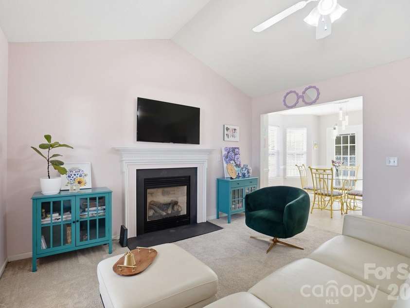 555 Annalinde Lane, Rock Hill, SC 29732.  MLS# CAR4359348, YatesRealty ID 5599. Cozy fireplace and vaulted ceiling