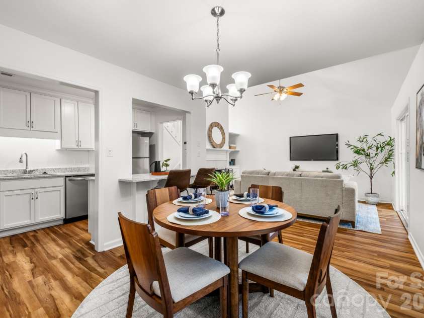 11413 Kingfisher Drive, Charlotte, NC 28226.  MLS# CAR4432492, YatesRealty ID 55990. 