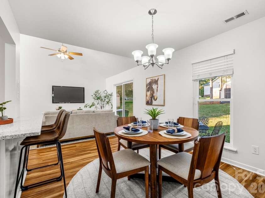 11413 Kingfisher Drive, Charlotte, NC 28226.  MLS# CAR4432492, YatesRealty ID 55990. 