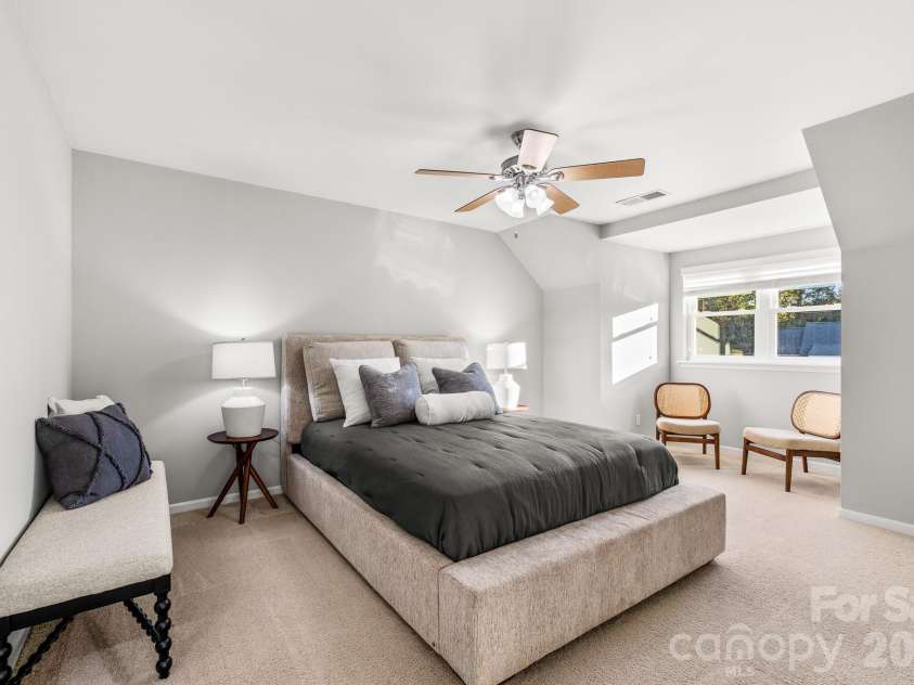 11413 Kingfisher Drive, Charlotte, NC 28226.  MLS# CAR4432492, YatesRealty ID 55990. 