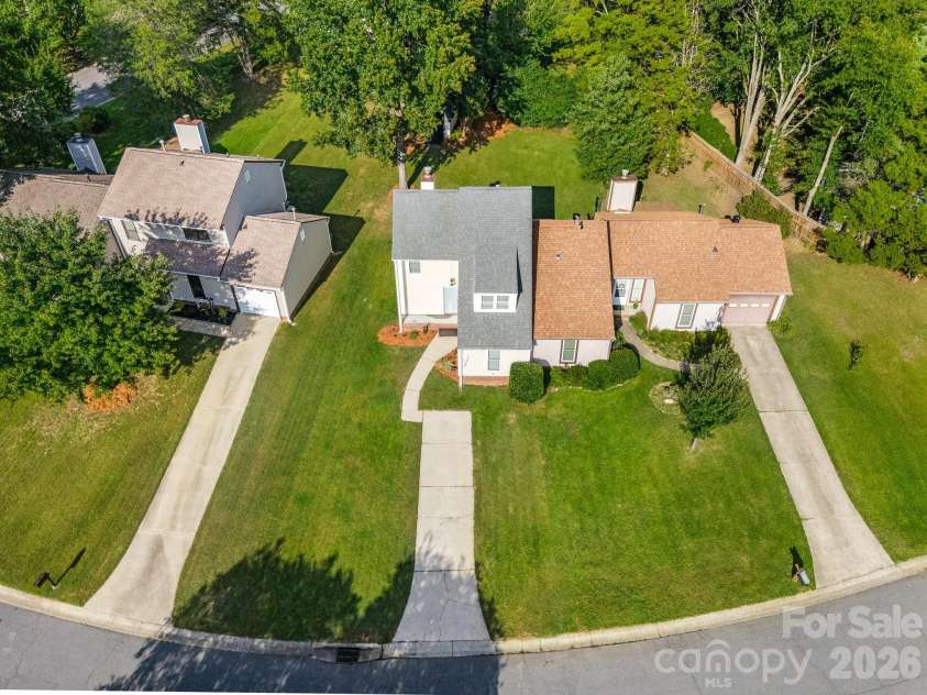 11413 Kingfisher Drive, Charlotte, NC 28226.  MLS# CAR4432492, YatesRealty ID 55990. 