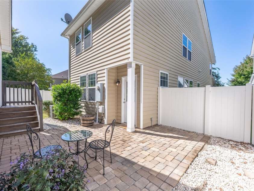 13102 Heath Grove Drive, Huntersville, NC 28078.  MLS# CAR4432649, YatesRealty ID 55991. 