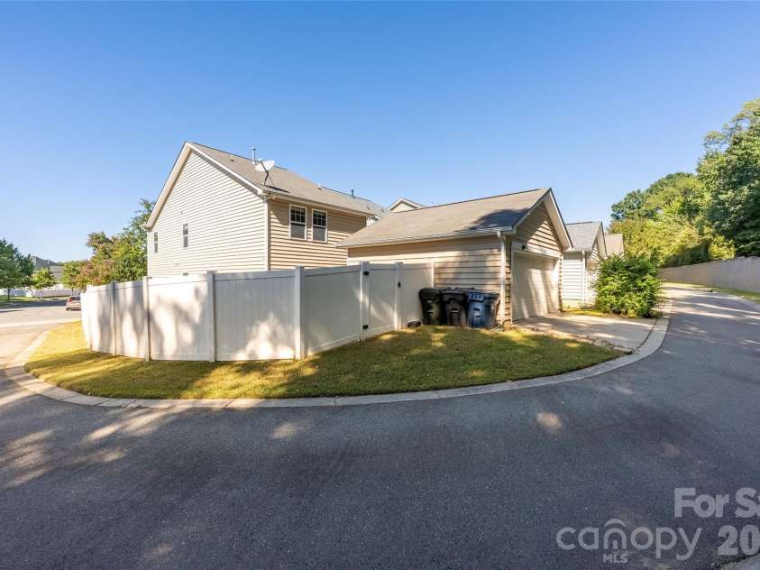 13102 Heath Grove Drive, Huntersville, NC 28078.  MLS# CAR4432649, YatesRealty ID 55991. 