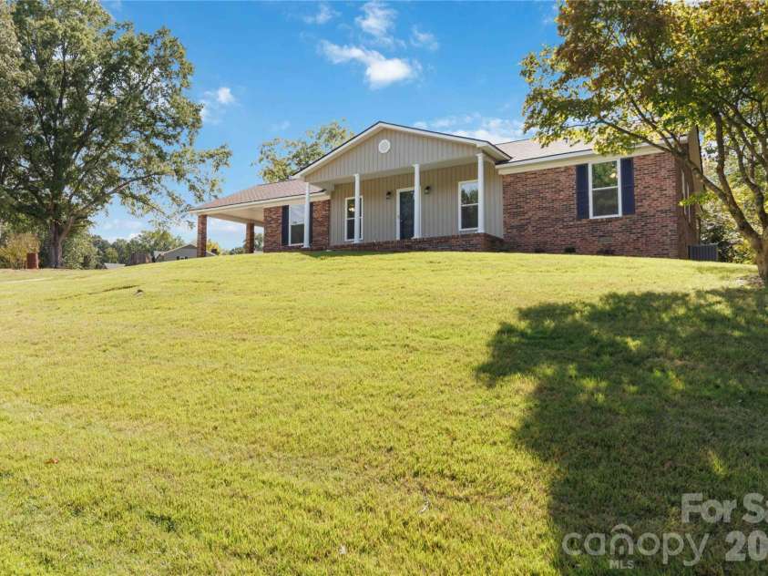 111 Education Lane, York, SC 29745.  MLS# CAR4432535, YatesRealty ID 55993. 