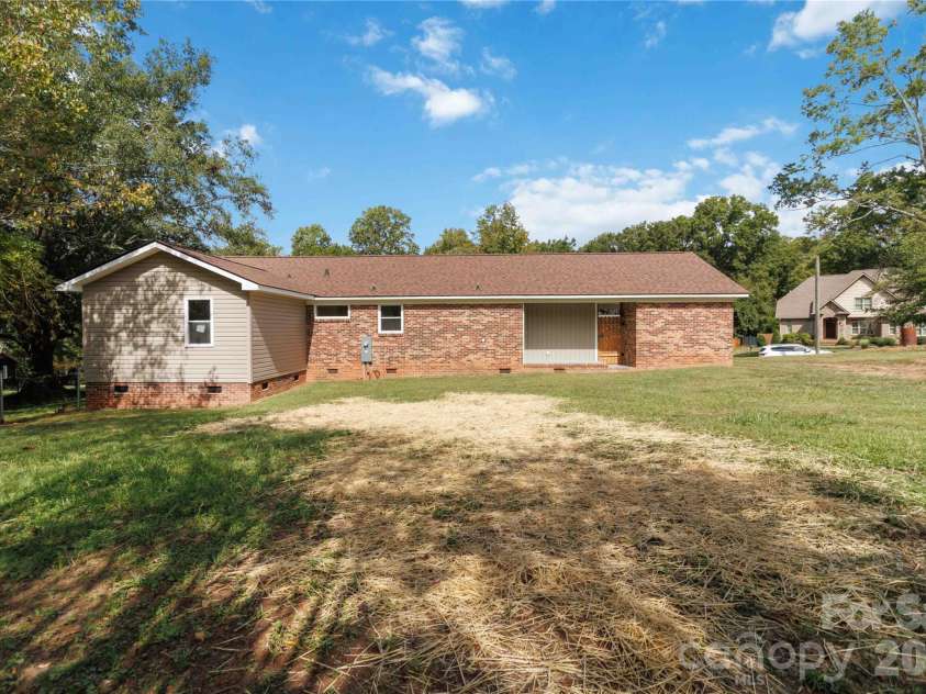 111 Education Lane, York, SC 29745.  MLS# CAR4432535, YatesRealty ID 55993. 